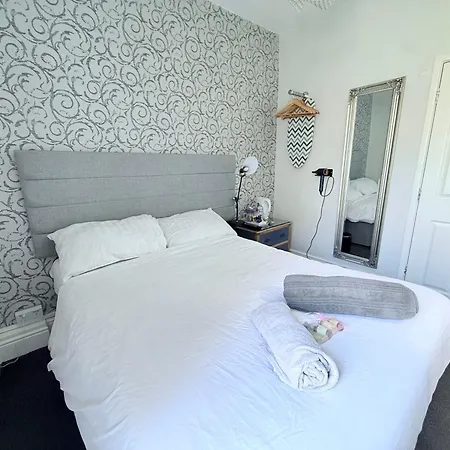 The Gables Hotel By Cherish Lewis Blackpool-2